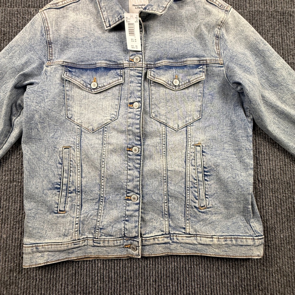 NWT Abercrombie & Fitch Womens Size Medium Light Wash Denim Jacket K1144-2116‎ - Picture 12 of 15